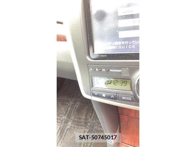Toyota PREMIO 2011-10 7329392-13