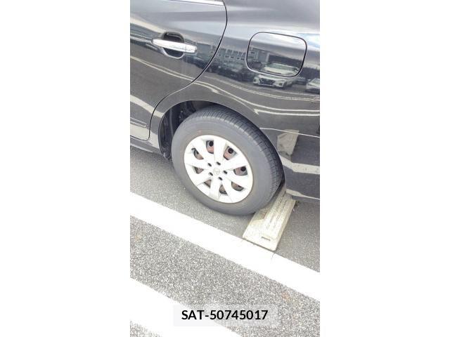 Toyota PREMIO 2011-10 7329392-4