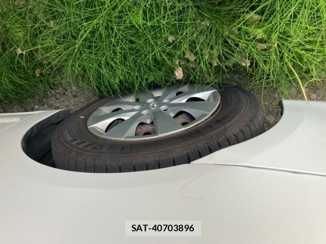 Toyota PREMIO 2013-06 7329395-16
