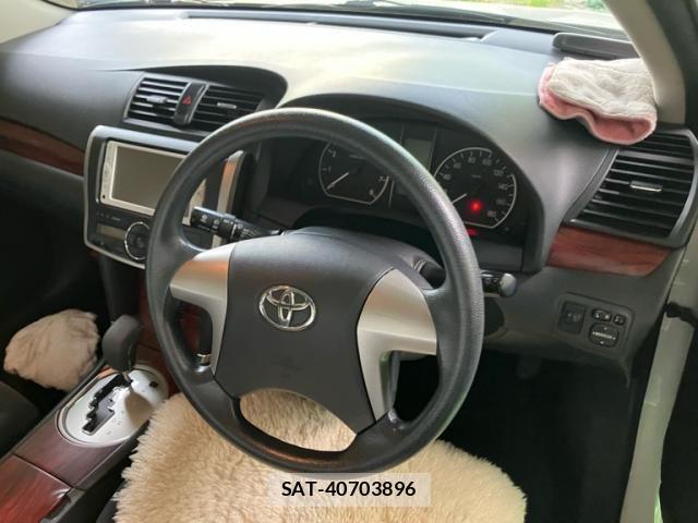 Toyota PREMIO 2013-06 7329395-6
