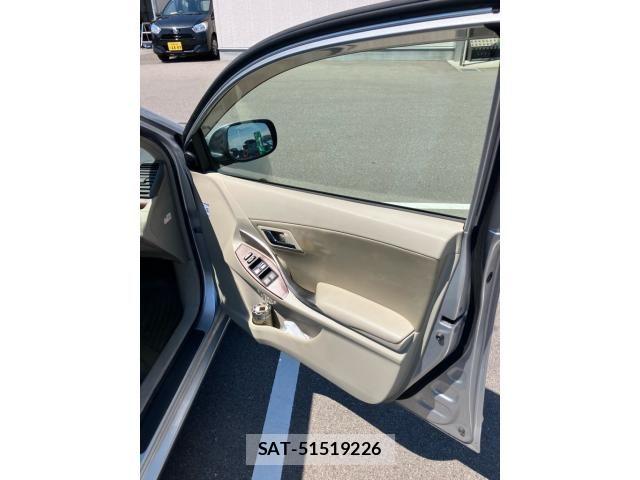 Toyota PREMIO 2011-10 7980605-11