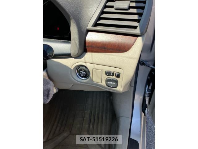 Toyota PREMIO 2011-10 7980605-13