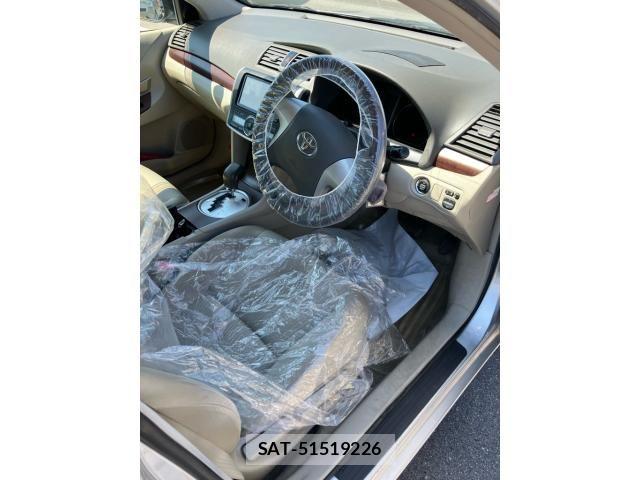 Toyota PREMIO 2011-10 7980605-17