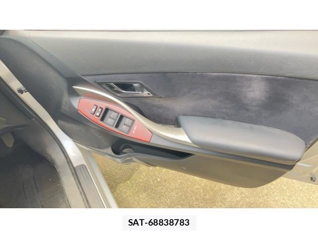 Toyota PREMIO 2012-02 8414410-10