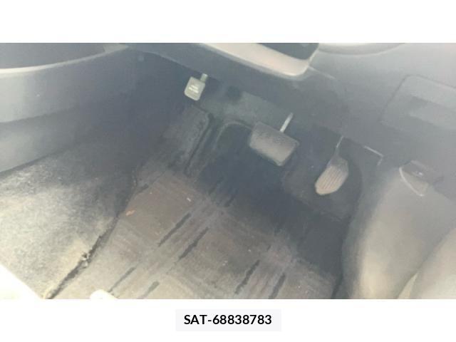 Toyota PREMIO 2012-02 8414410-19