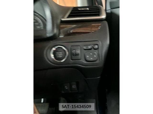 Toyota PREMIO 2017-11 8745232-9