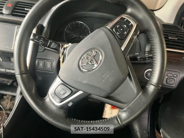 Toyota PREMIO 2017-11 8745232-11