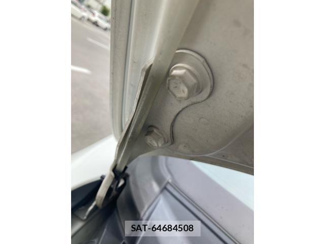 Toyota PREMIO 2015-09 8831086-23