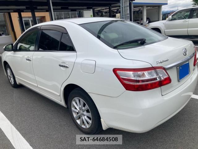 Toyota PREMIO 2015-09 8831086-6