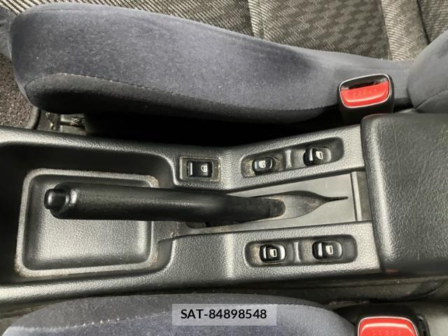 Nissan PRIMERA 1995-08 8871833-10