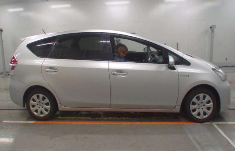 Toyota PRIUS ALPHA 2019-07 1176053-1