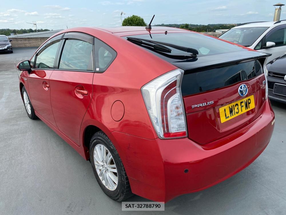 Toyota PRIUS 2013-04 350792-9
