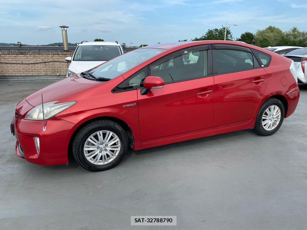 Toyota PRIUS 2013-04 350792-12
