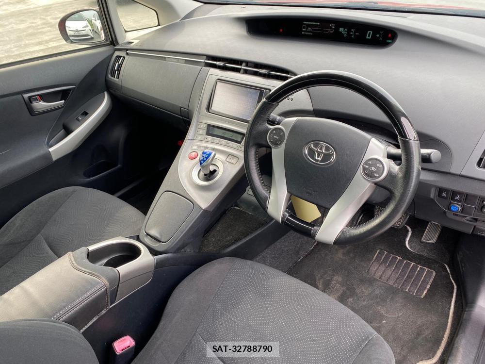 Toyota PRIUS 2013-04 350792-20