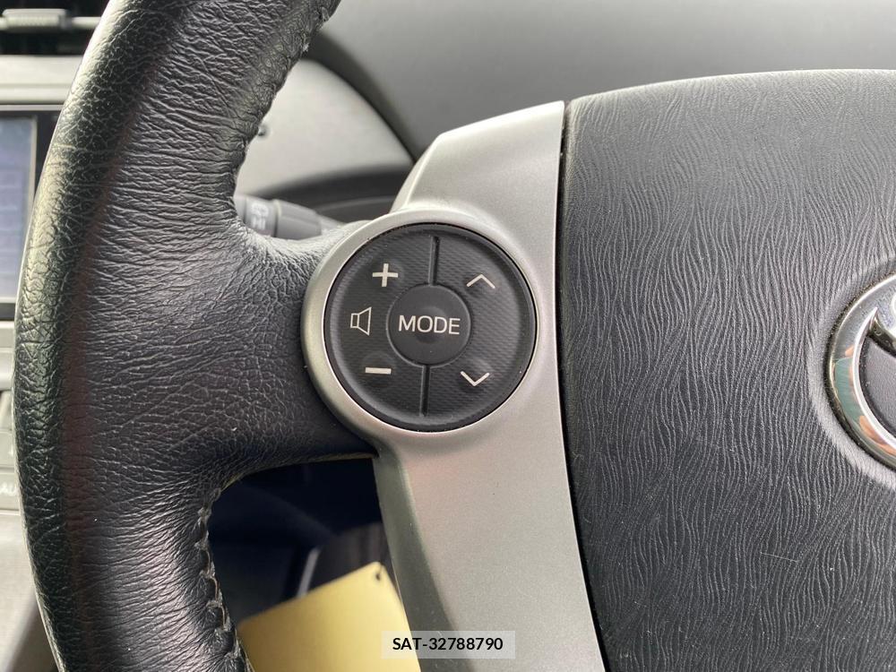 Toyota PRIUS 2013-04 350792-23