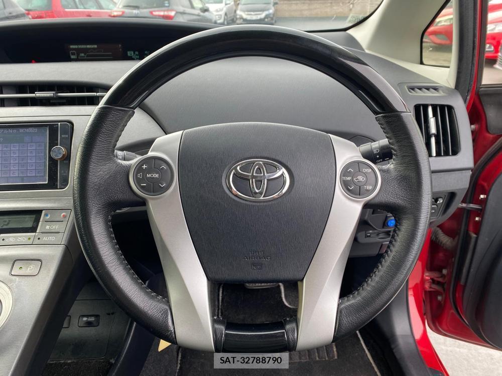 Toyota PRIUS 2013-04 350792-25
