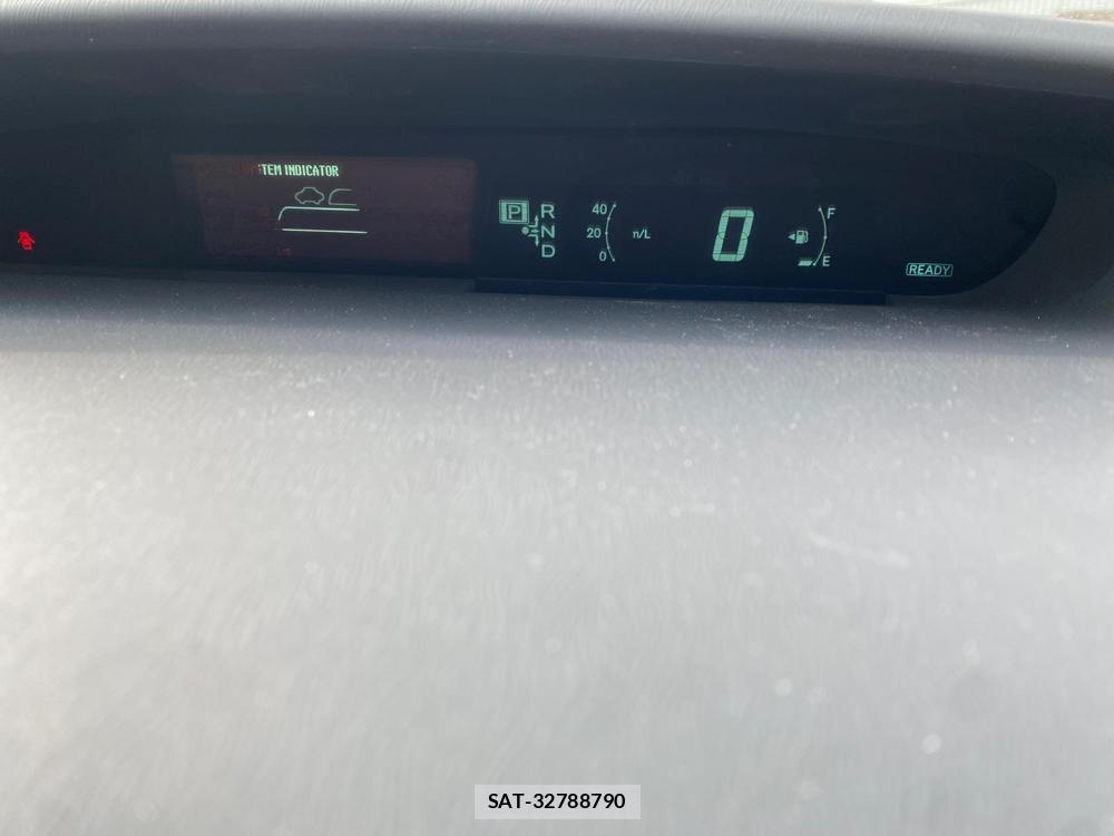Toyota PRIUS 2013-04 350792-26