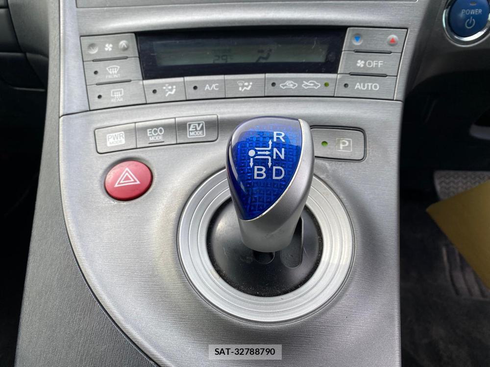 Toyota PRIUS 2013-04 350792-28