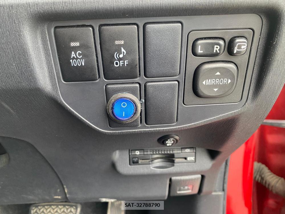 Toyota PRIUS 2013-04 350792-29