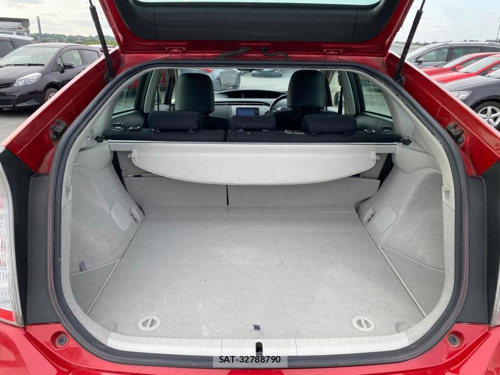 Toyota PRIUS 2013-04 350792-39
