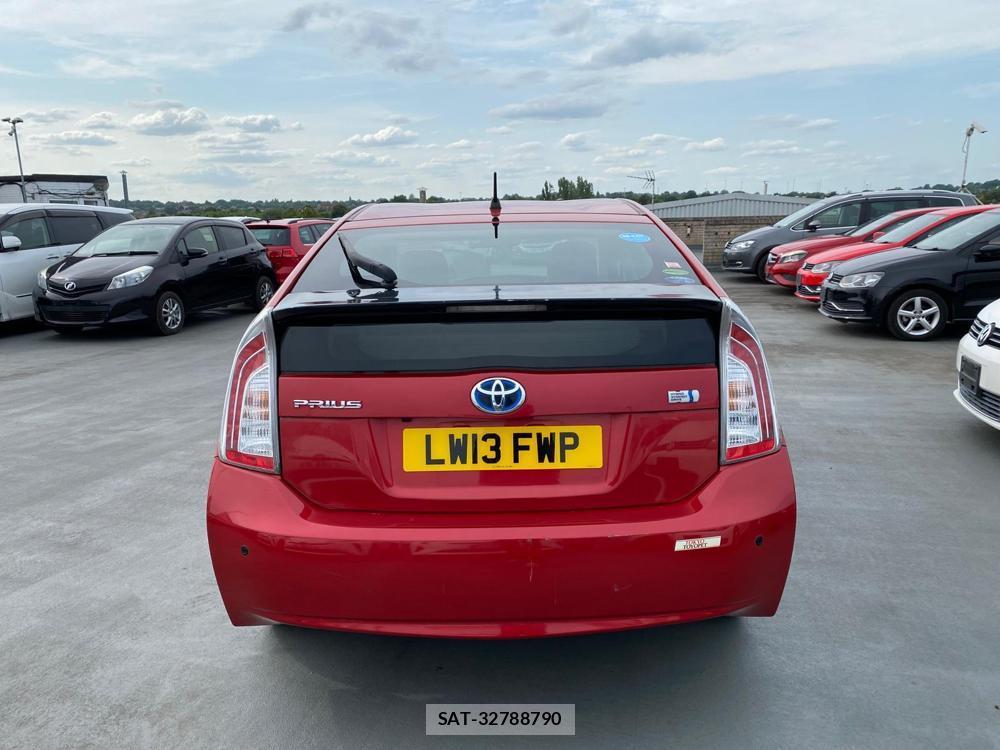 Toyota PRIUS 2013-04 350792-42