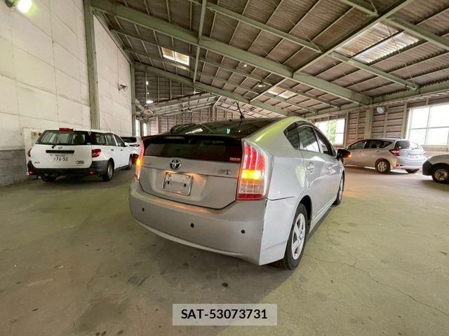 Toyota PRIUS 2009-06 1204470-6