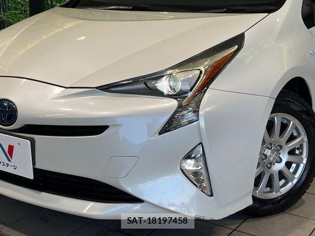 Toyota PRIUS 2018-01 3774469-11
