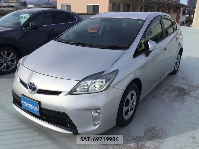 Toyota PRIUS 2013-12 3935413-0