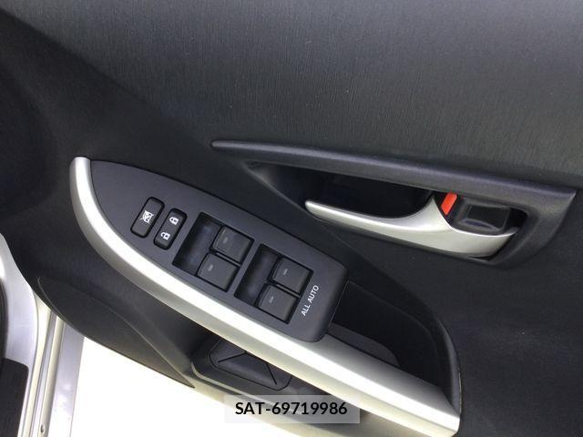 Toyota PRIUS 2013-12 3935413-11
