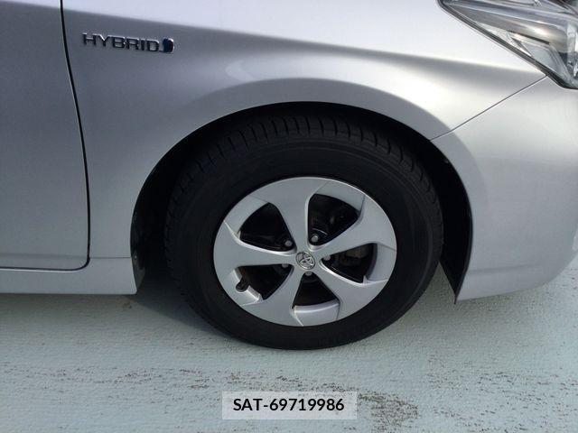 Toyota PRIUS 2013-12 3935413-17