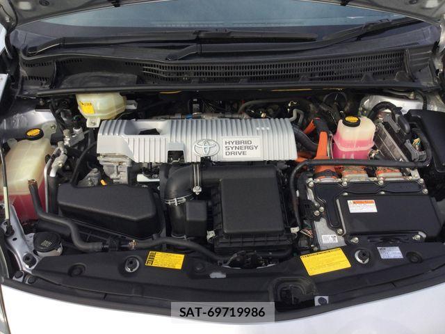 Toyota PRIUS 2013-12 3935413-18