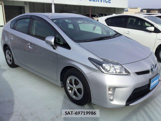 Toyota PRIUS 2013-12 3935413-2