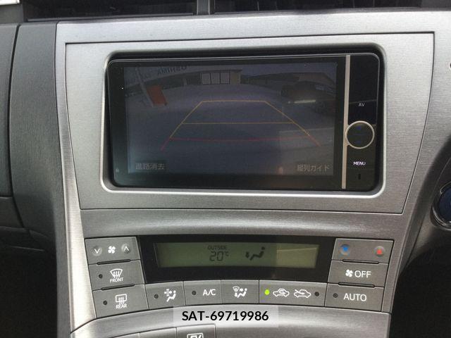 Toyota PRIUS 2013-12 3935413-8