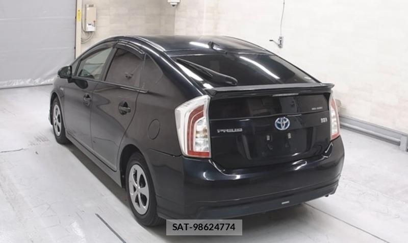 Toyota PRIUS 2013-03 4032045-2