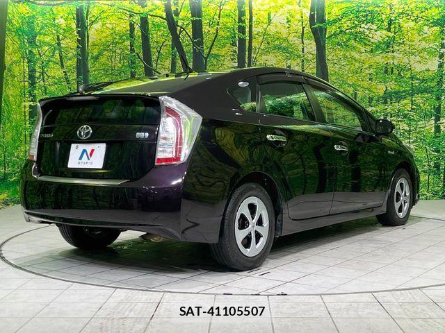 Toyota PRIUS 2015-03 4047486-16