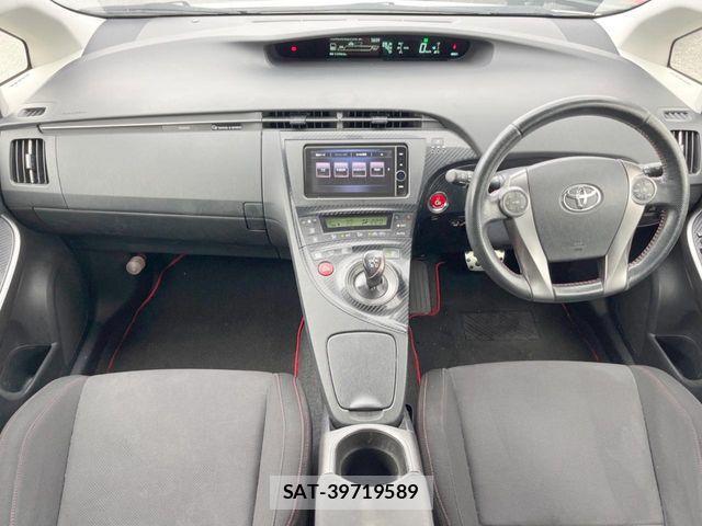 Toyota PRIUS 2013-05 4243003-1