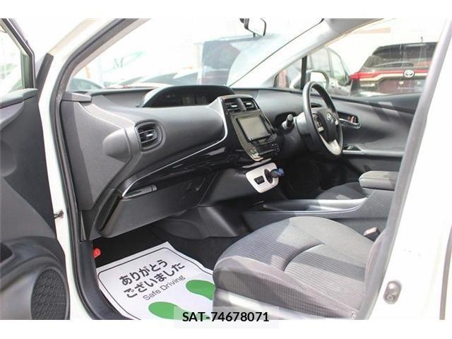 Toyota PRIUS 2016-12 4372377-29
