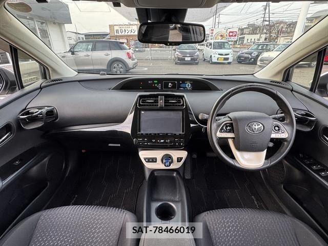 Toyota PRIUS 2016-11 4423284-10