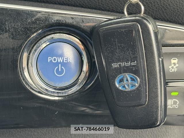 Toyota PRIUS 2016-11 4423284-16