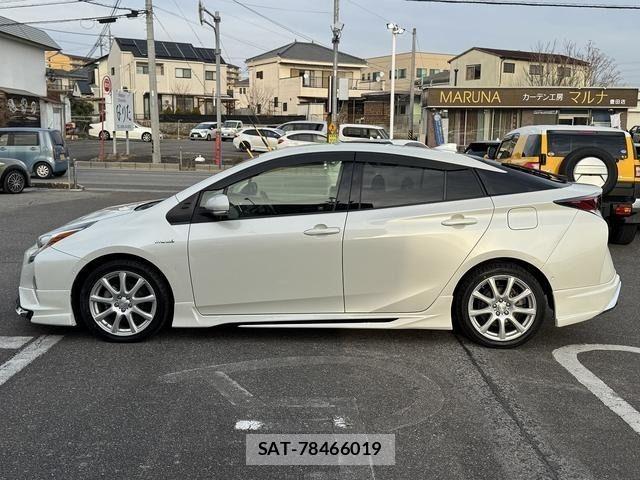 Toyota PRIUS 2016-11 4423284-2