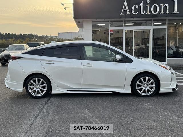 Toyota PRIUS 2016-11 4423284-4
