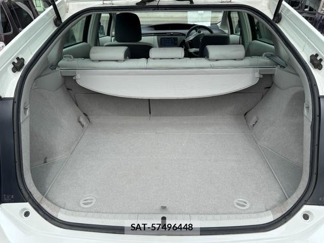 Toyota PRIUS 2011-06 4599657-11