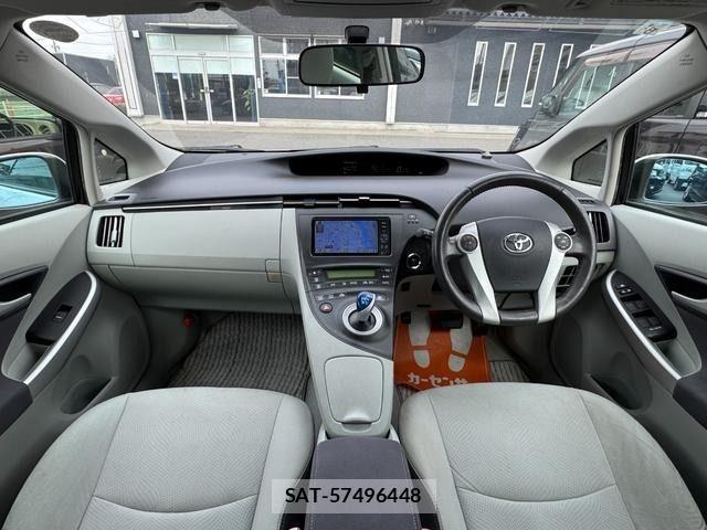 Toyota PRIUS 2011-06 4599657-12
