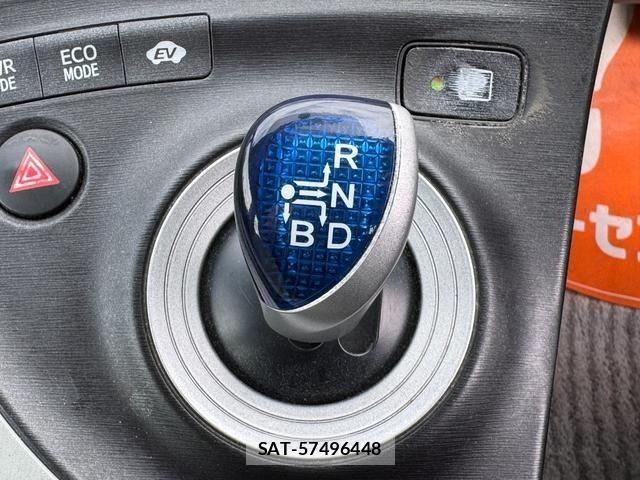 Toyota PRIUS 2011-06 4599657-17
