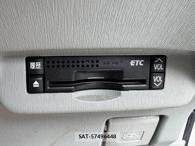 Toyota PRIUS 2011-06 4599657-24
