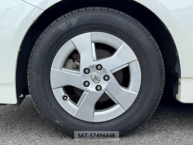 Toyota PRIUS 2011-06 4599657-5