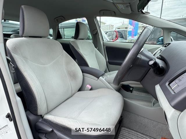 Toyota PRIUS 2011-06 4599657-6