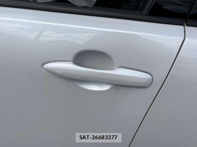 Toyota PRIUS 2023-05 4599480-5