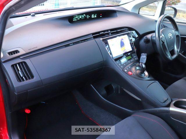 Toyota PRIUS 2015-05 4599639-21