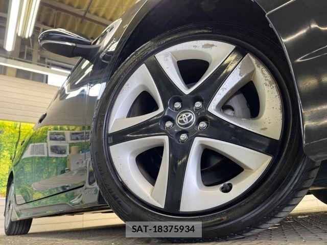 Toyota PRIUS 2017-02 4640436-12